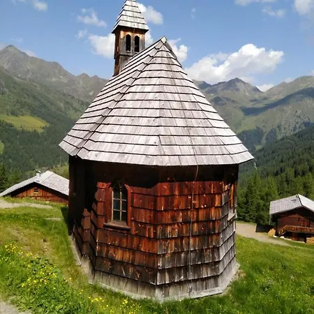 Lodge Kamelisenalm Alois Mair *
